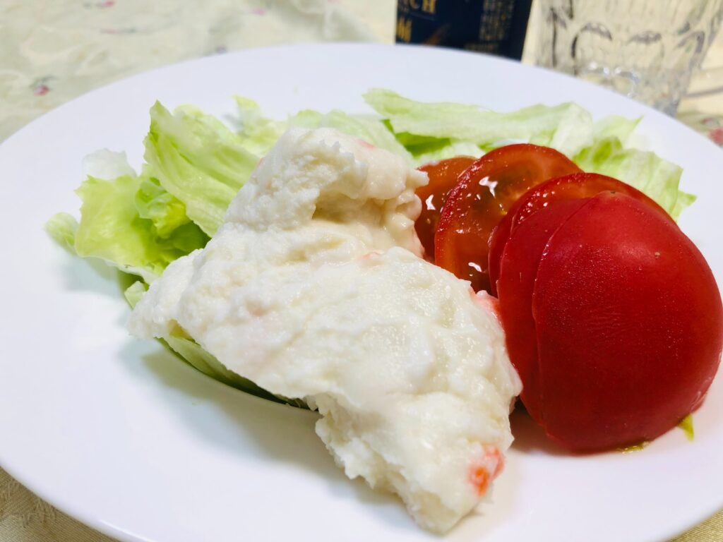 サラダ：レタス・トマト・ポテサラ